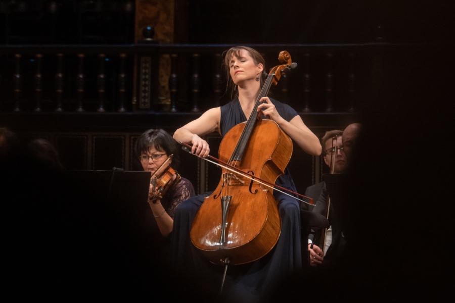 Ditta Rohmann – The Singing Cellist